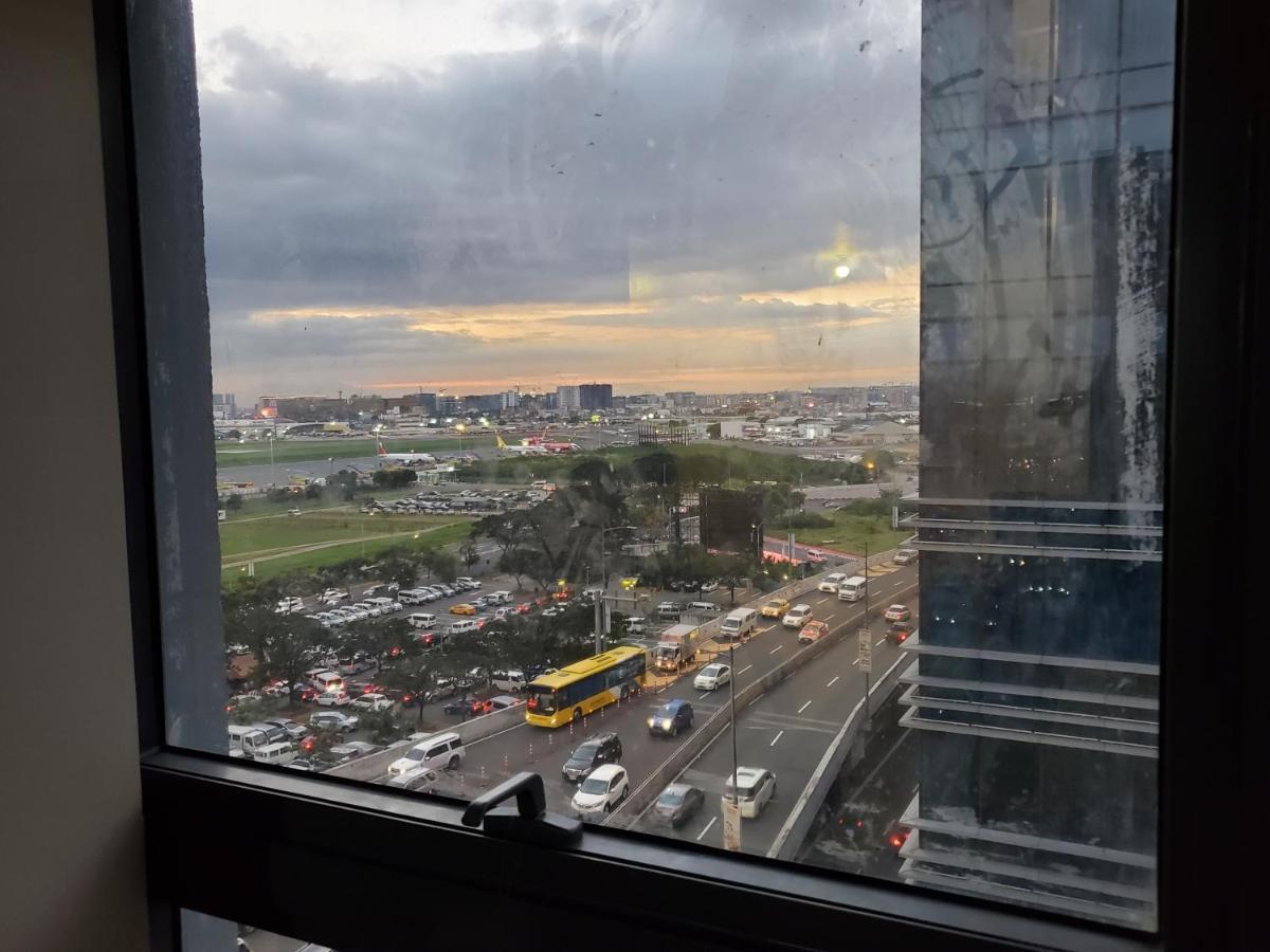 Cozyvilla At 81 Newport Blvd Walk To Naia T3 Marriott & Resorts World Casino & Newport Mall For 5 Pax Free Parking!!!! Пасай Екстер'єр фото